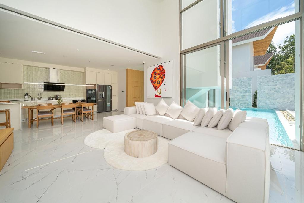 Exclusive 4BR Pool Designer Villa in Lux Pride 2 V6 Residence, Near Laguna Exclusive 4BR Pool Designer Villa in Lux Pride 2 V6 Residence, Near Laguna