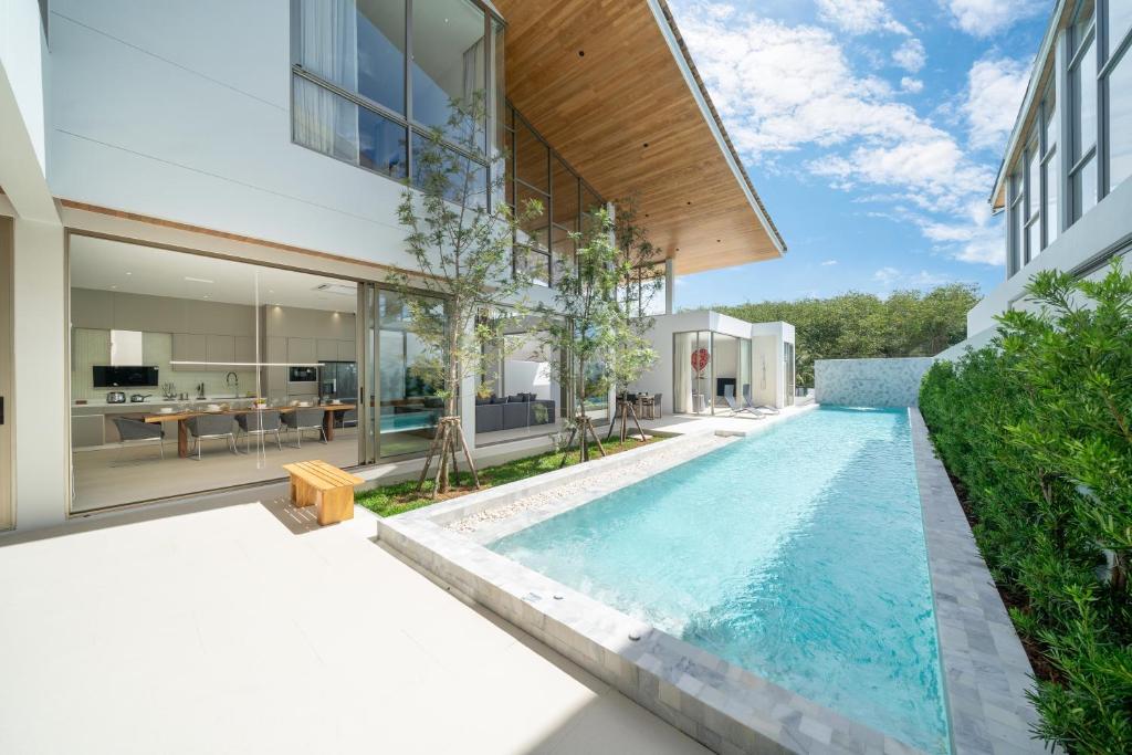 The Trinity new modern 5BR villa with 20M Pool -C1