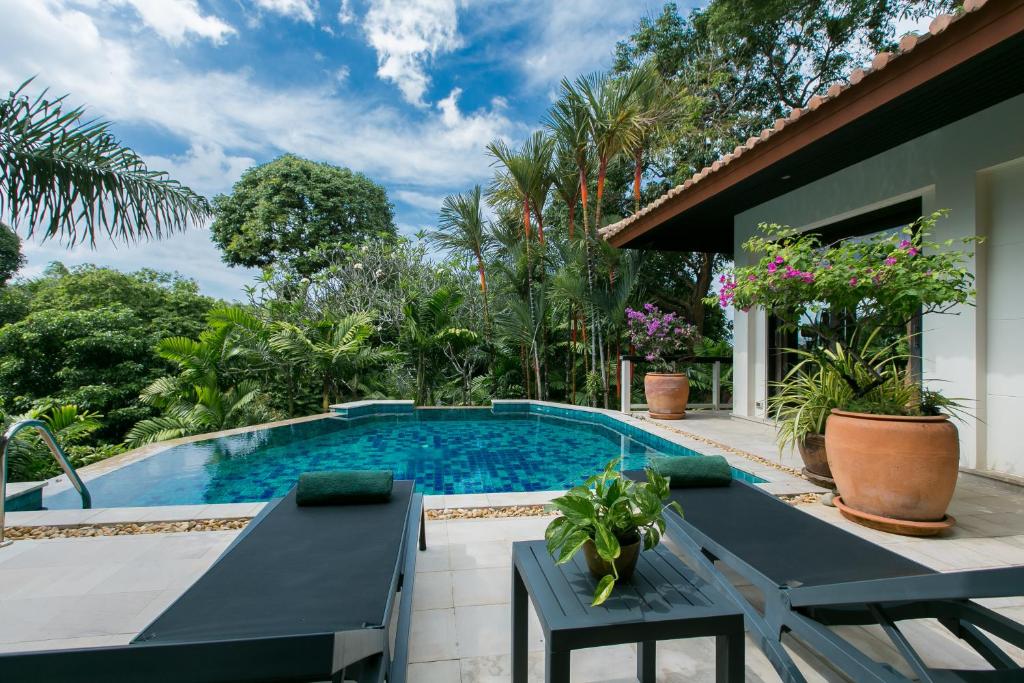 Katamanda Villa Chanti pool with gardens near Kata beach Katamanda Villa Chanti pool with gardens near Kata beach