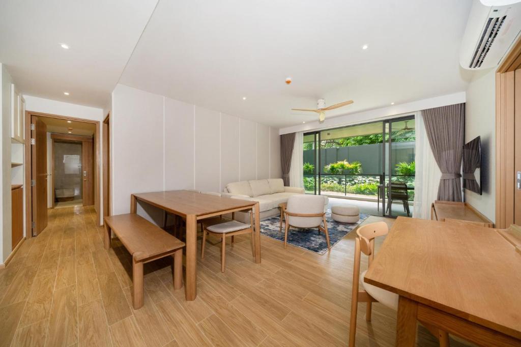 Apartment at Laguna Beachside by Lofty