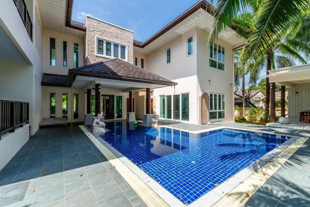 Rowe's Villa - Spacious 5BR for Family & Friend