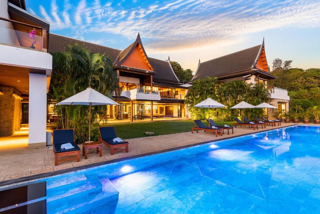 Villa Aye Villa Aye