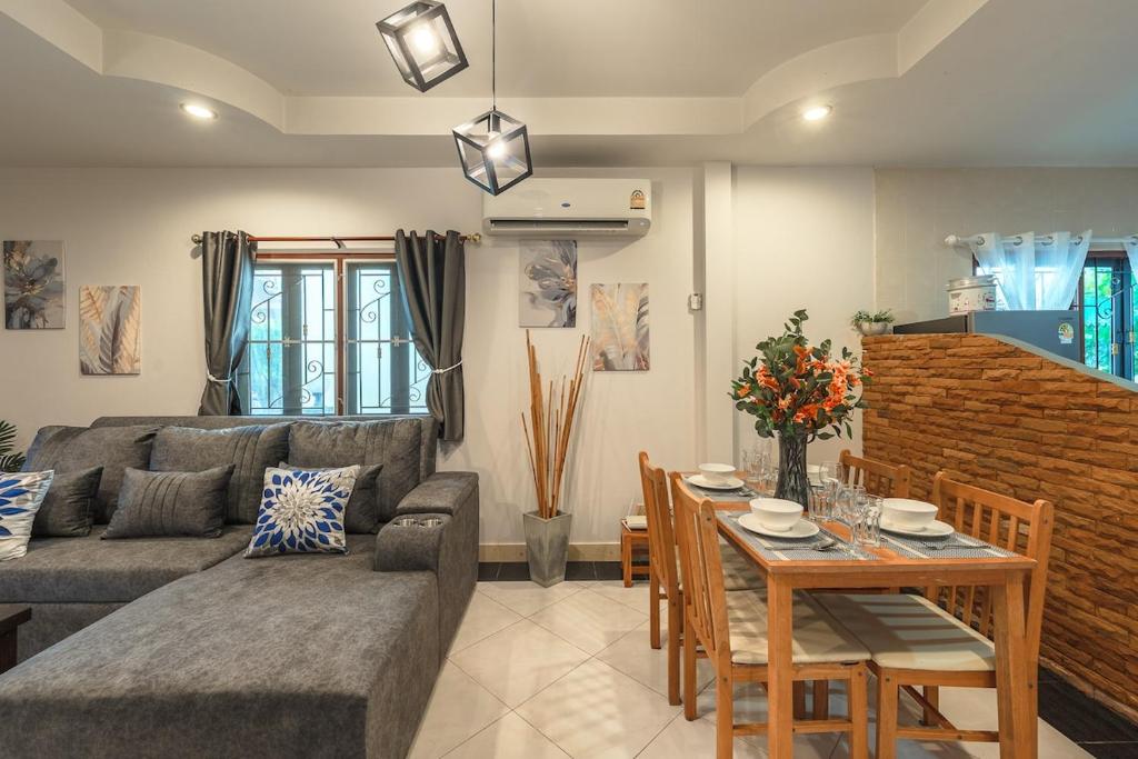 Coastline Pearl Holiday Home, Bangtao Beach