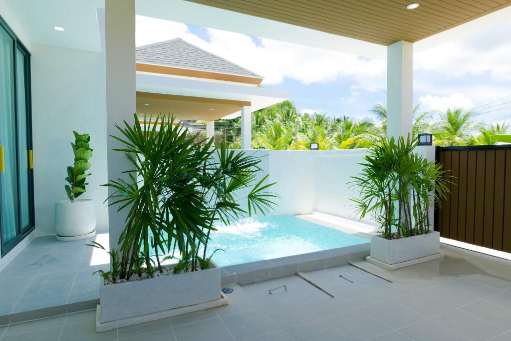 Relax Nai Yang beach pool Villas