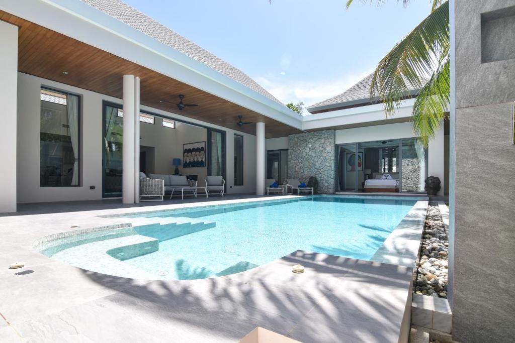 Breeze Villa - Luxury Relaxation in Phuket Breeze Villa - Luxury Relaxation in Phuket