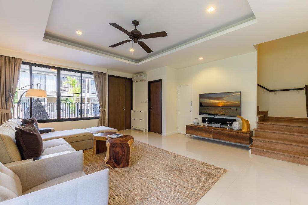 Laguna Park Townhouse by Villacarte