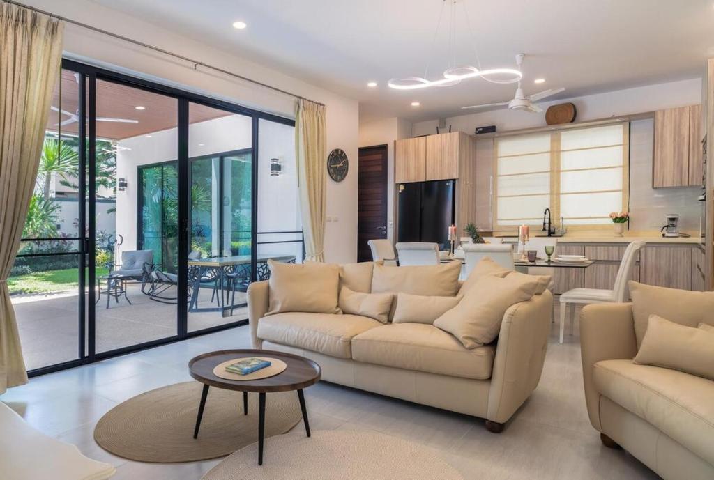 V187 Walkable to Beach Very modern Jacuzzi pool V187 Walkable to Beach Very modern Jacuzzi pool