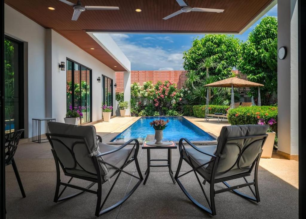 V187 Walkable to Beach Very modern Jacuzzi pool V187 Walkable to Beach Very modern Jacuzzi pool