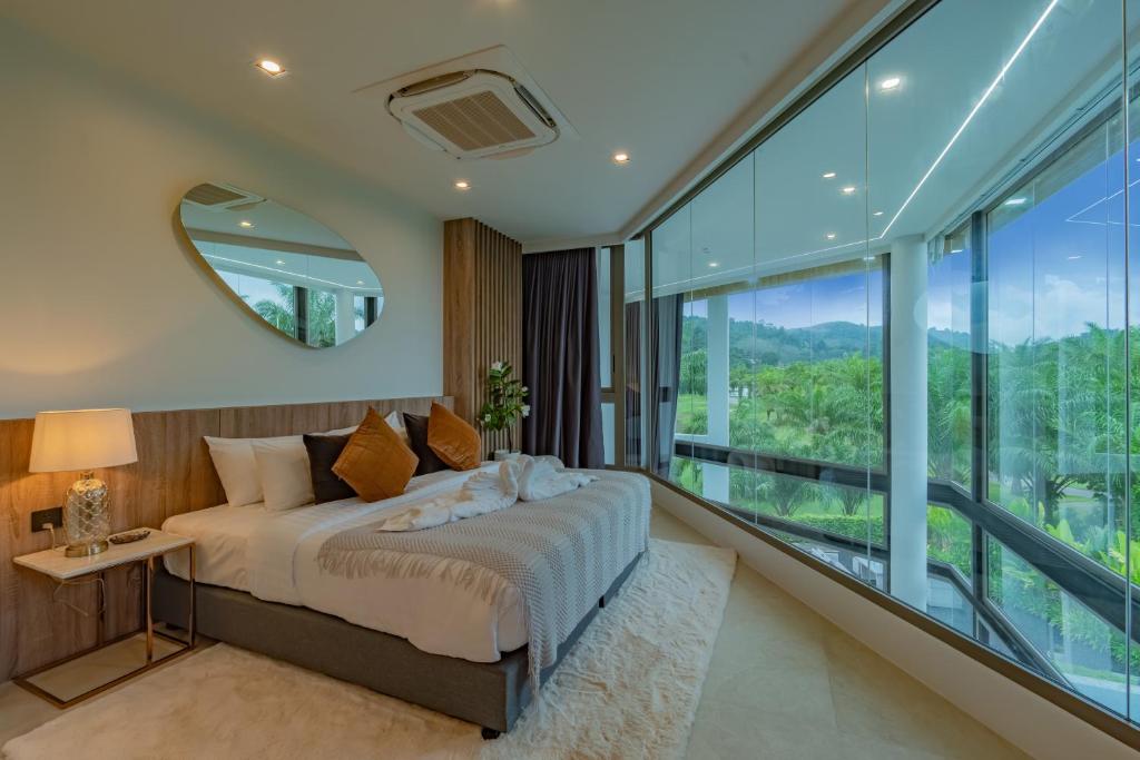 Luxury Golfside Villa near Patong - Villa Priva Luxury Golfside Villa near Patong - Villa Priva