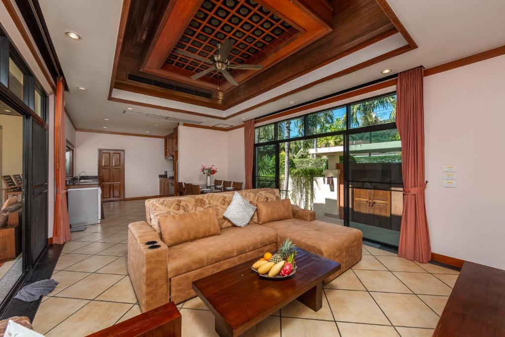 Villa Hoata| Luxury 2BR villa in the Baan Bua Estate | Nai Harn beach