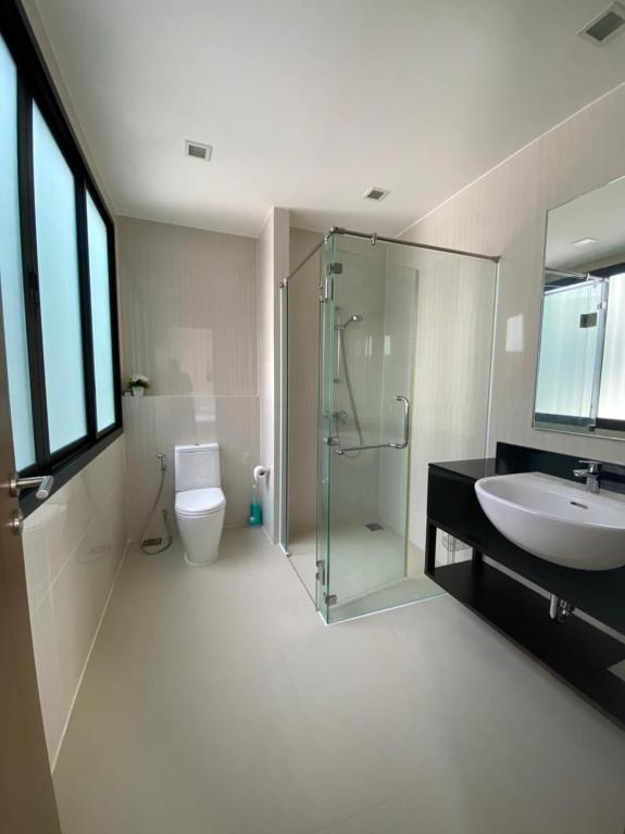 Laguna beach townhouse conner with garden Laguna beach townhouse conner with garden