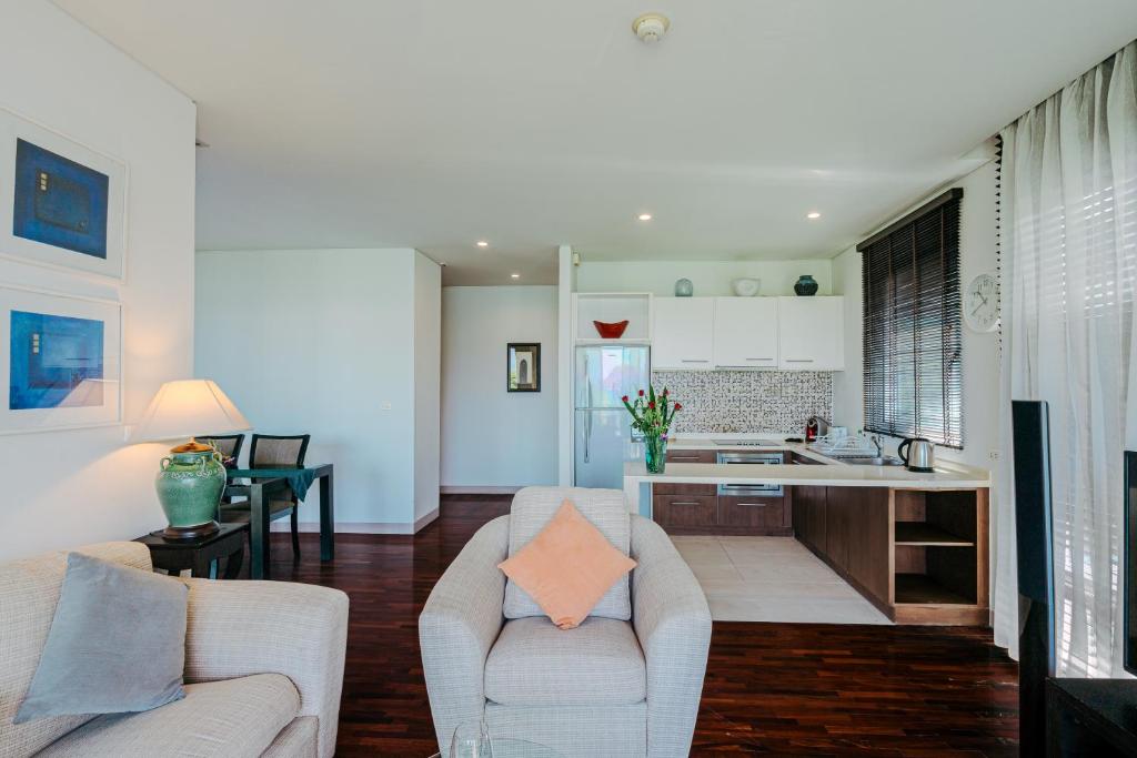 Luxury Penthouse Apartment 8C at Kata Gardens
